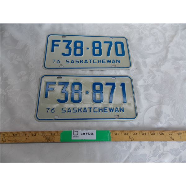 (2) 1976 (Matching Pair) of Sask (Farm) license plates – (lower number) great condition