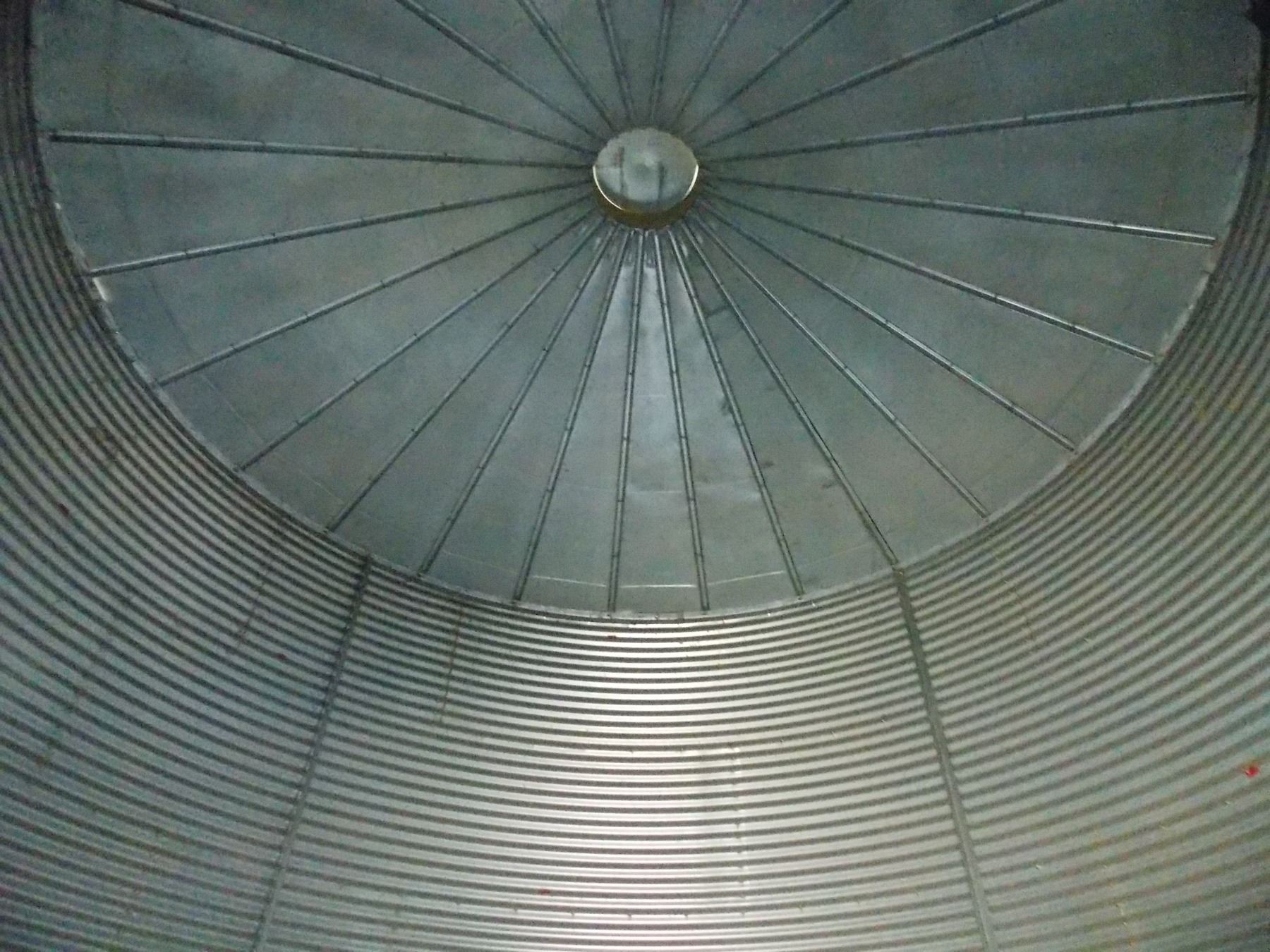 Metal grain bin with wood floor 1650 (and contents inside)