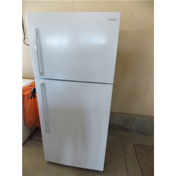 Insignia fridge - purchased new (never worked from factory) runs but compressor doesn't make cold ai