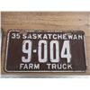 Image 3 : 1935 (farm truck matching pair) Sask license plates
