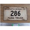 Image 1 : 1937 (farm truck) Sask License plate - low #
