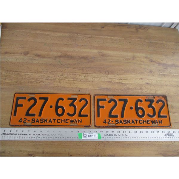 1942 (farm) Sask License Plates - matching pair