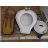 Image 2 : Mix lot yard stick enamel chamber pot