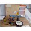 Image 1 : clock, corkboard, tea tin, collector tin