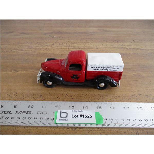 Massey Ferguson Ford truck coin bank - 1:18