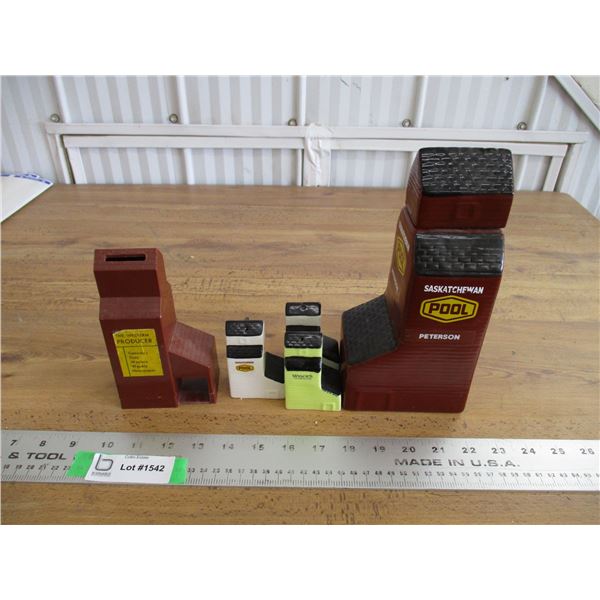 Elevator collection - S&P , decanter, coin bank (full)