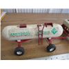 Image 2 : (3) Farm toys - drill, double disc, anhydrous tank