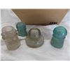 Image 2 : box of insulators