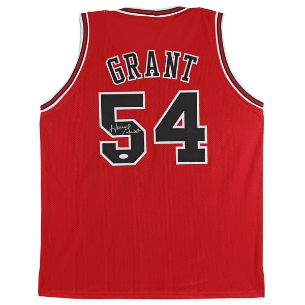 HORRACE GRANT SIGNED CHICAGO BULLS BASKETBALL JERSEY (BECKETT COA)