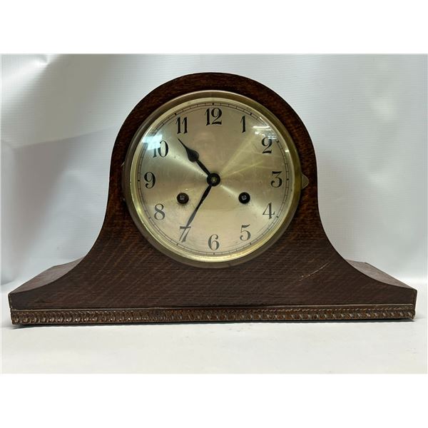 Vintage Key Wind Chime Mantle Clock - with Key (Approx: 14.5"W 9"T)