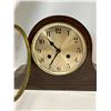 Image 3 : Vintage Key Wind Chime Mantle Clock - with Key (Approx: 14.5"W 9"T)