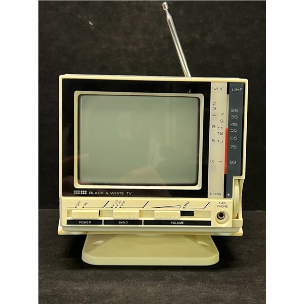 Vintage Retro Mini Black/White TV w/swivel Base (Approx: 5.5"W 6"T)