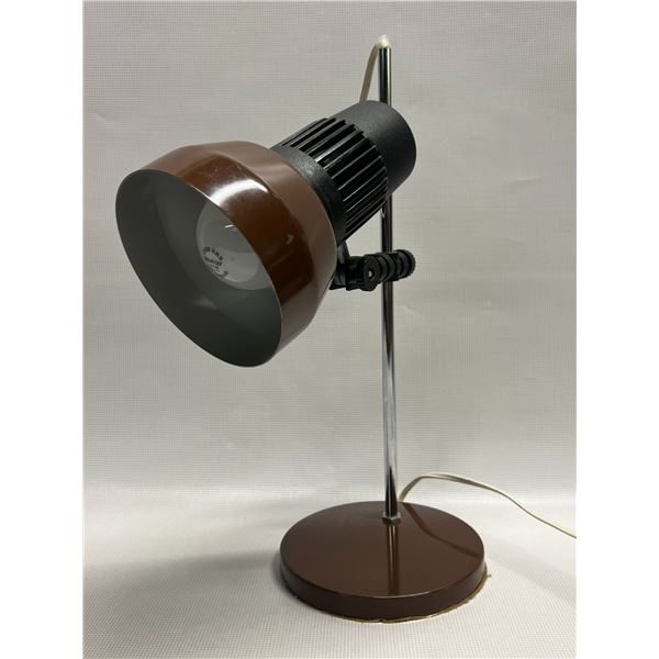 Mid Century Metal & Plastic Desk / Task Lamp Adjusts to Approx: 17"