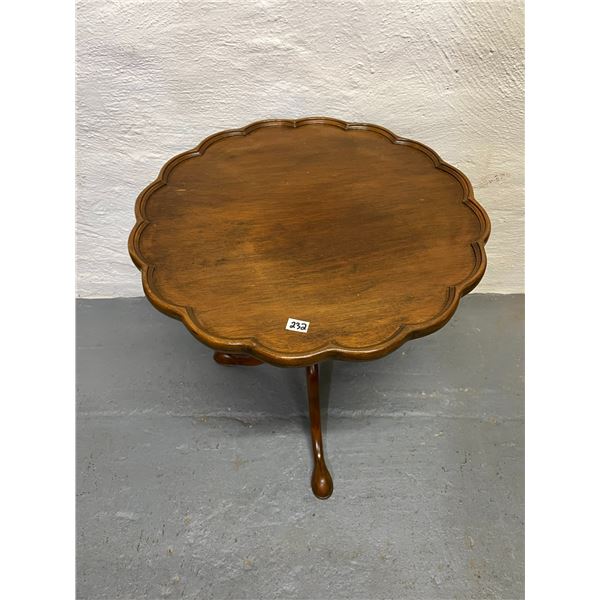 Pie Crust Three Leg Pedestal Table (Dark Walnut stain)