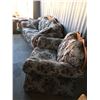 Image 7 : Beautiful Floral Loveseat and Chair incl 2 Cushions, Wood ascents