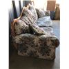 Image 3 : Lovely Floral and Wood Couch with 2 Ascent Pillows