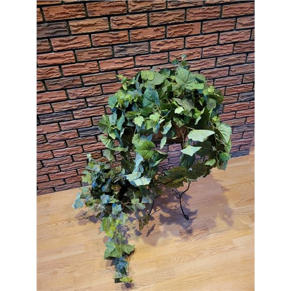 Silk Common Ivy Plants & Plant Stand