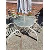 Image 2 : Outdoor Glass Top Patio Set with 4 Chairs & Umbrella
