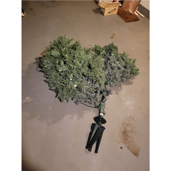7' Pre-lit Christmas Tree