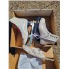Image 3 : CCM Women's Figure Skates Size 6 (Brand New)