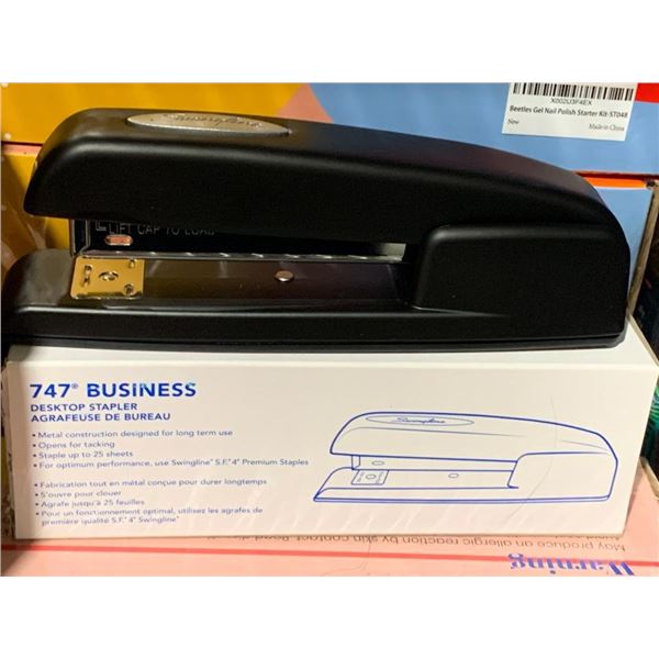 NEW Swingline 747 Business Desktop stapler