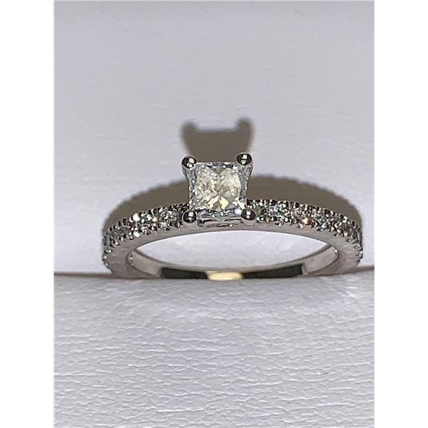 Womens .76 Carat 14Kt Gold SI-I Clarity G-H Color - Appraised value $9100.00