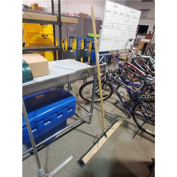 Uline 38 inch Push Broom