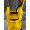 Image 4 : Rubbermaid Mops and Bucket