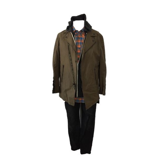 Father Figures Hitchhiker (Kat Williams) Movie Costumes