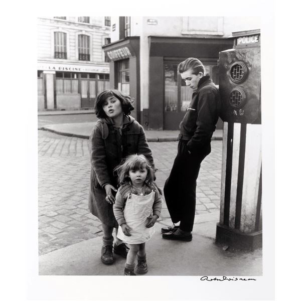 Photographer: Robert Doisneau  - Les Enfants de la Place Hébert, 1957.