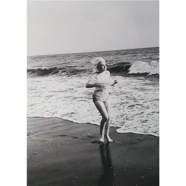 George Barris - Marilyn Monroe, Santa Monica beach 1962.
