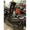 Image 8 : 2018 PIAGGIO MP3 500IE SCOOTER, GREY, NO REGISTRATION, VIN ZAPTA10W5J5000096, 1352 TOTAL KMS