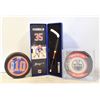 Image 1 : EDMONTON OILER LOT: AUTOGRAPHED PUCK AND