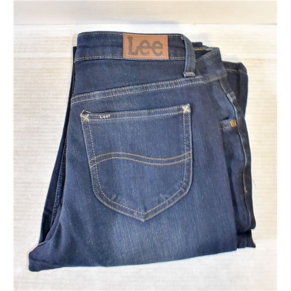 NEW LADIES LEE DENIM JEANS SIZE 4 LONG, MID RISE