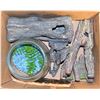 Image 1 : BOX OF AQUARIUM ACCESSORIES & FISH BOWL