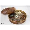 Image 1 : VINTAGE ESTATE BAKELITE JEWELRY BOX WITH CONTENTS
