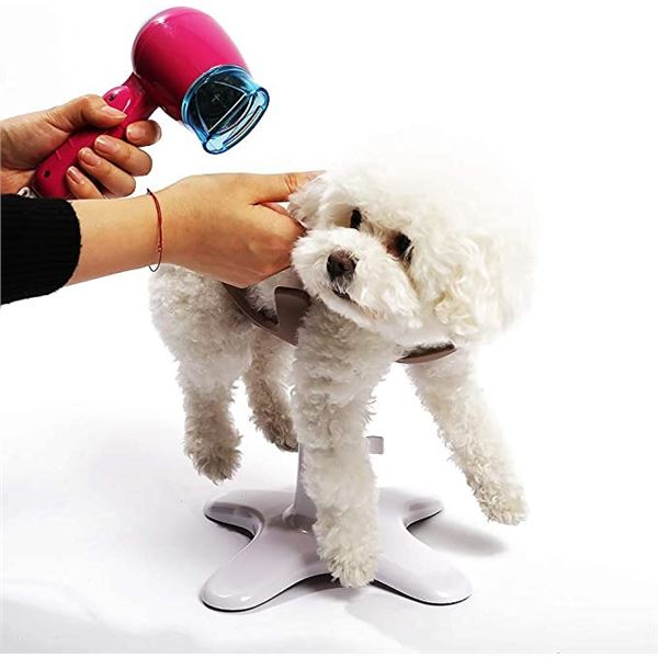 Beautiful view of Hydraulic Dog Grooming Chair For Flowing Strokes