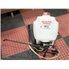 Image 1 : CHAPIN PRO SERIES BACKPACK SPRAYER