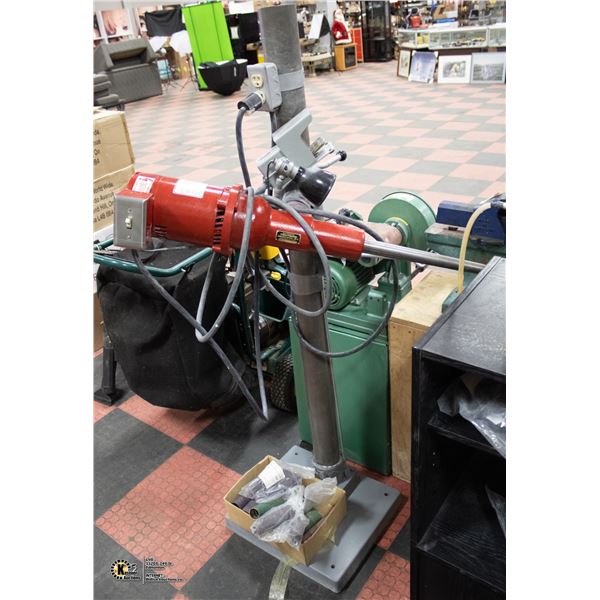 TRAUTMANS FLOOR CARVER WITH RUBBER END ATTACHMENT - Test Site