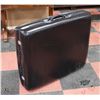 Image 1 : MASTER MASSAGE EQUIPMENT FOLDING MASSAGE TABLE BLACK COLOURED
