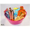 Image 1 : BUCKET OF VARIOUS CANDY + CHOCOLATE 1 KG BAG COLA GUMMY BOTTLES, TOBERLONE, REESES BIG CUPS W/ PREZE