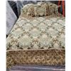 Image 2 : EXECUTIVE JAQUARD QUEEN BEDDING SET: INCLUDES COMFORTER, 4 SHAMS, 3 DECORATIVE PILLOWS & BEDSKIRT