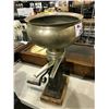Image 1 : ANTIQUE WESTFALIA CREAM SEPARATOR