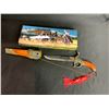 Image 2 : WESTERN THEMED GUN HANDLE STAINLESS STEEL KNIFE & 13" MACHETE