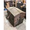 Image 2 : ANTIQUE TRUNK WITH STORAGE COMPARTMENTS