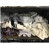 Image 2 : ASSORTED THROW BLANKETS