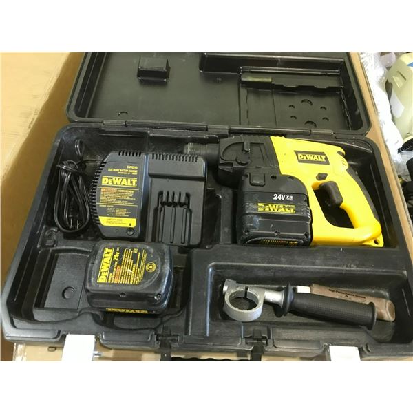 DEWALT 7/8" SDS ROTARY HAMMER WITH 2 24V BATTERIES, CHARGER & HANDLES