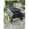 Image 1 : 2 PALLETS OF BLACK METAL FENCING