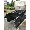 Image 2 : 2 PALLETS OF BLACK METAL FENCING
