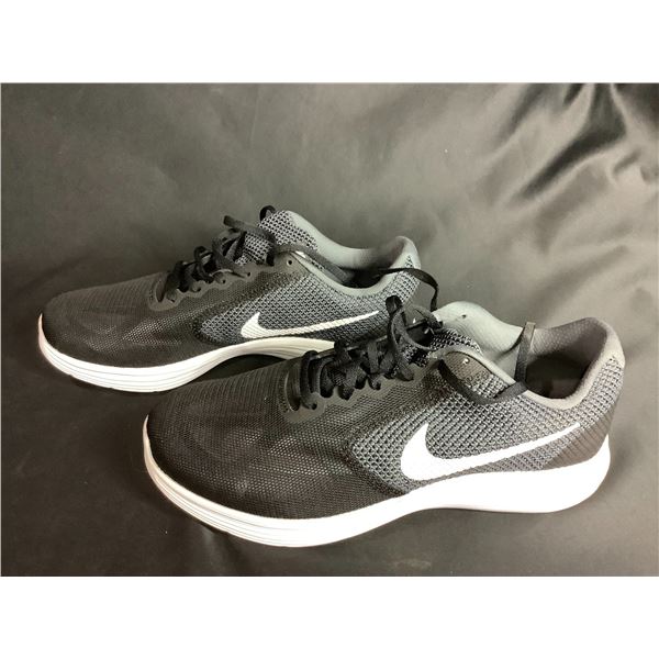 NEW NIKE REVOLUTION 3 RUNNERS. MENS SIZE 11.5W
